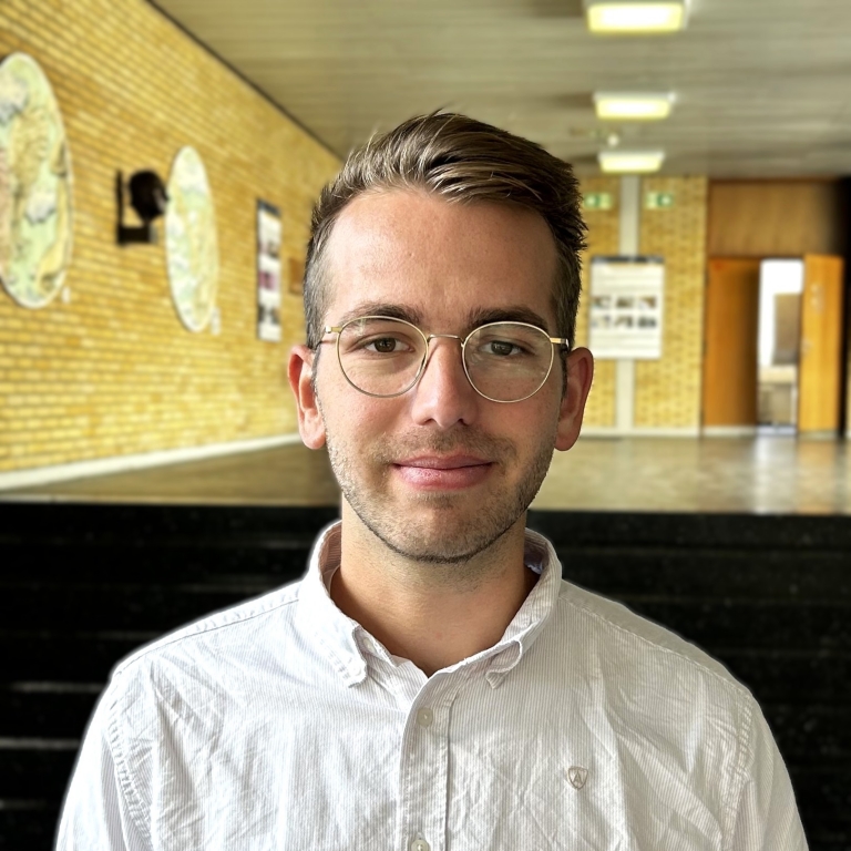 Dr. Lennart Nauschütte